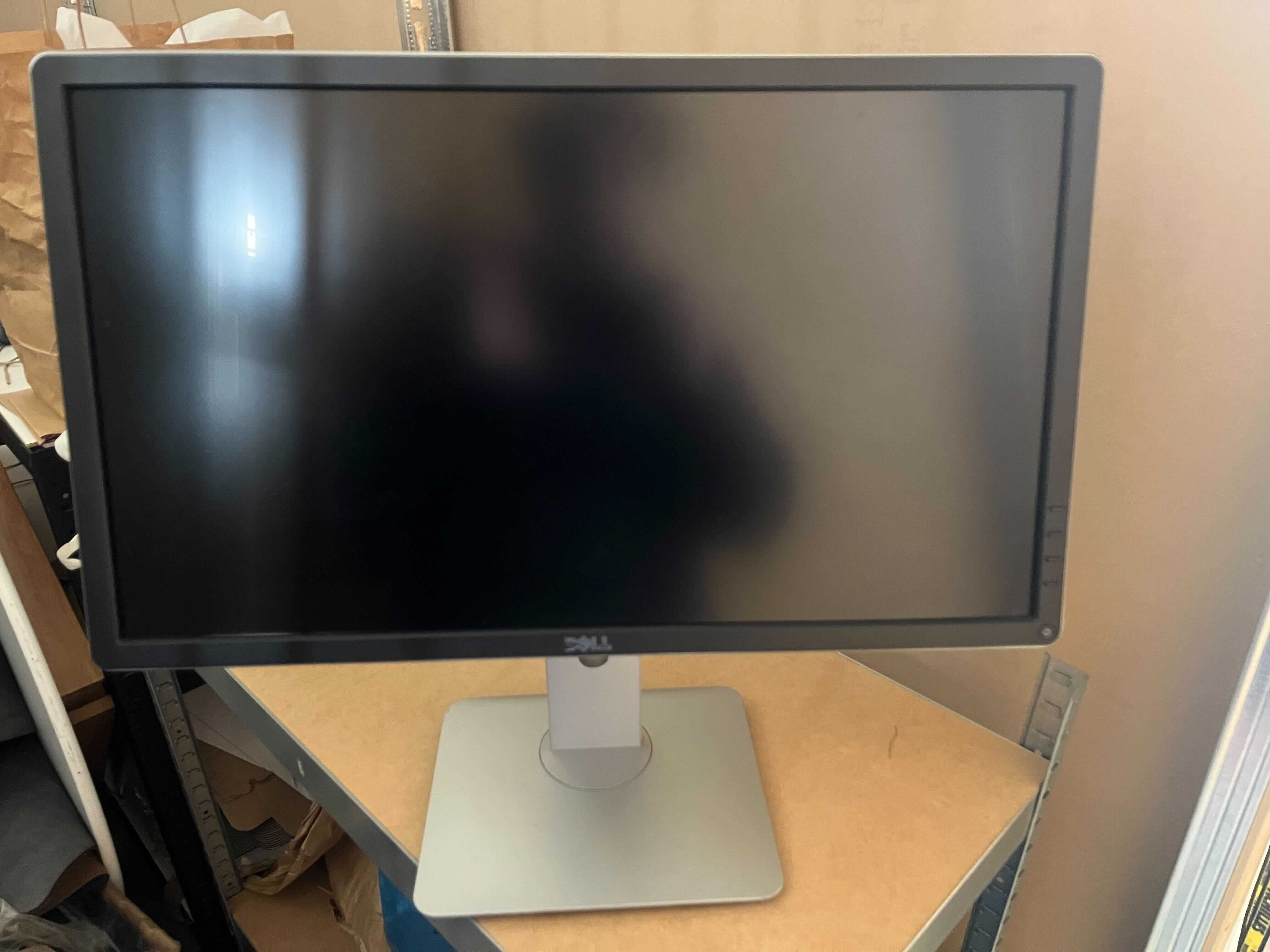Monitor Dell model P2416Db