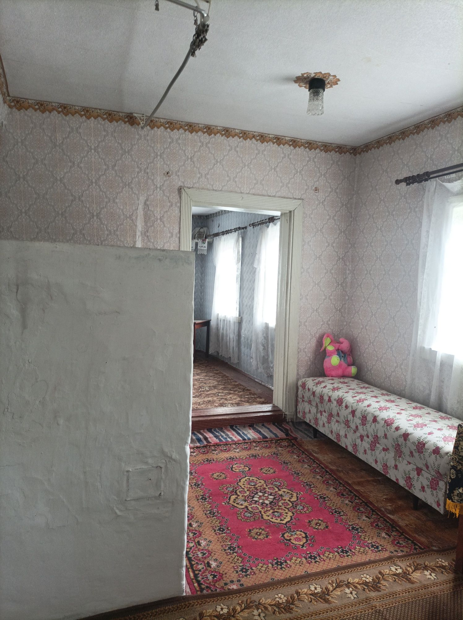 Гарний, великий будинок в селі