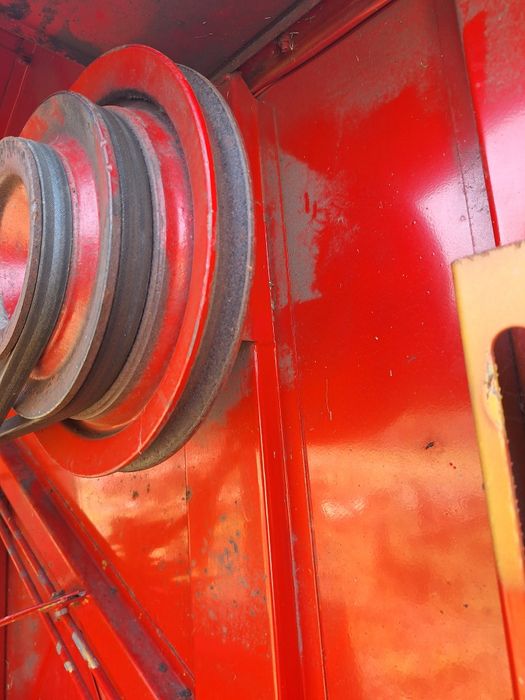 Комбайн Massey Ferguson 16