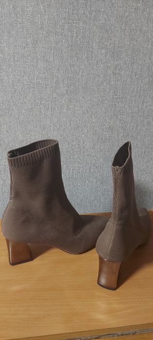 Ботильйони-панчохи Reserved