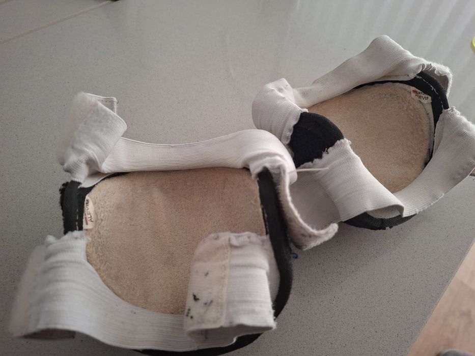 Joelheiras Reno Alevin