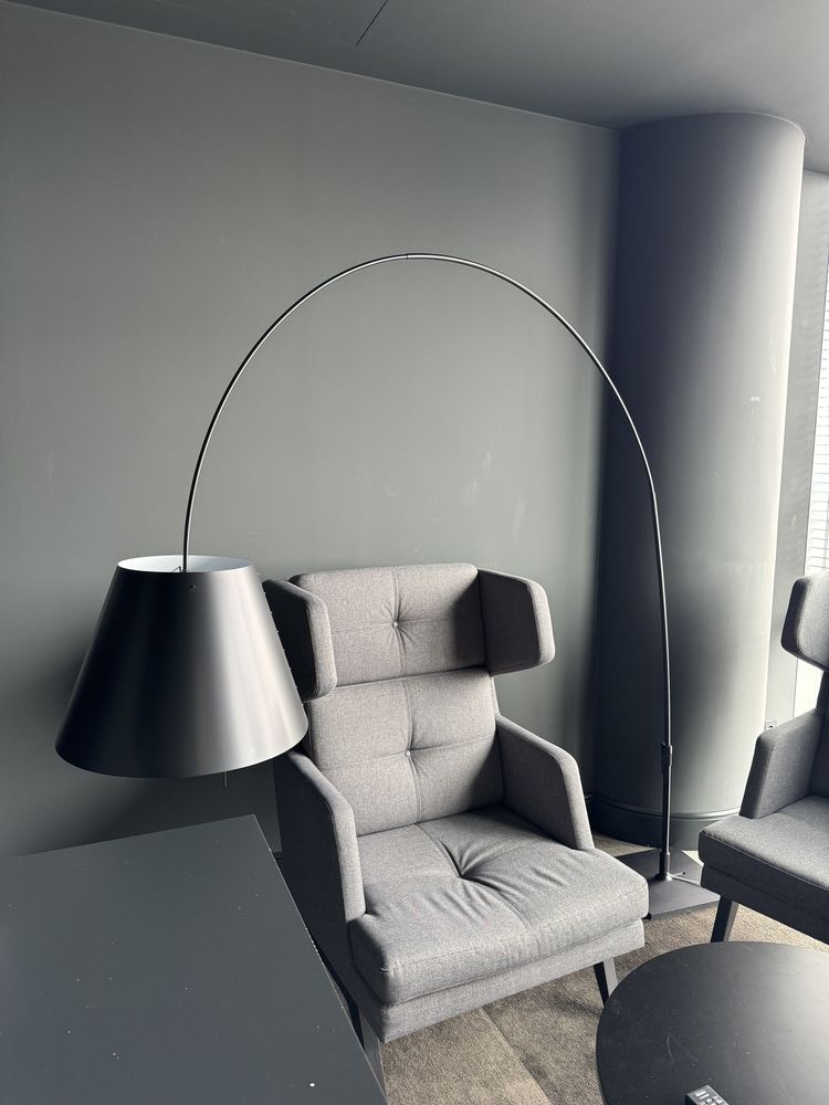 Luceplan wloska lampa stojaca lady costanza loftowa lampa czarna black