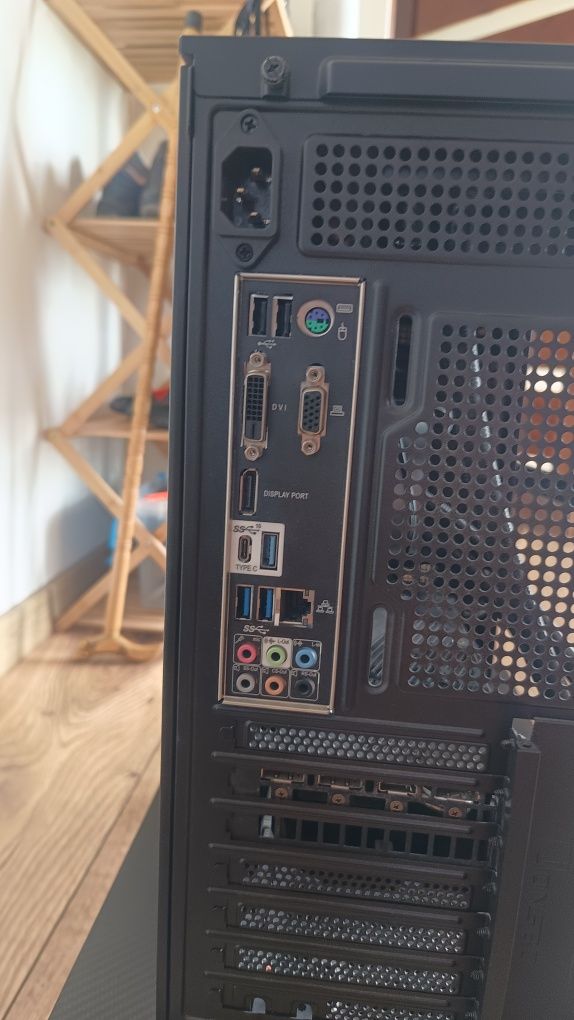 Komputer rtx 2070 super  z monitorem lub bez