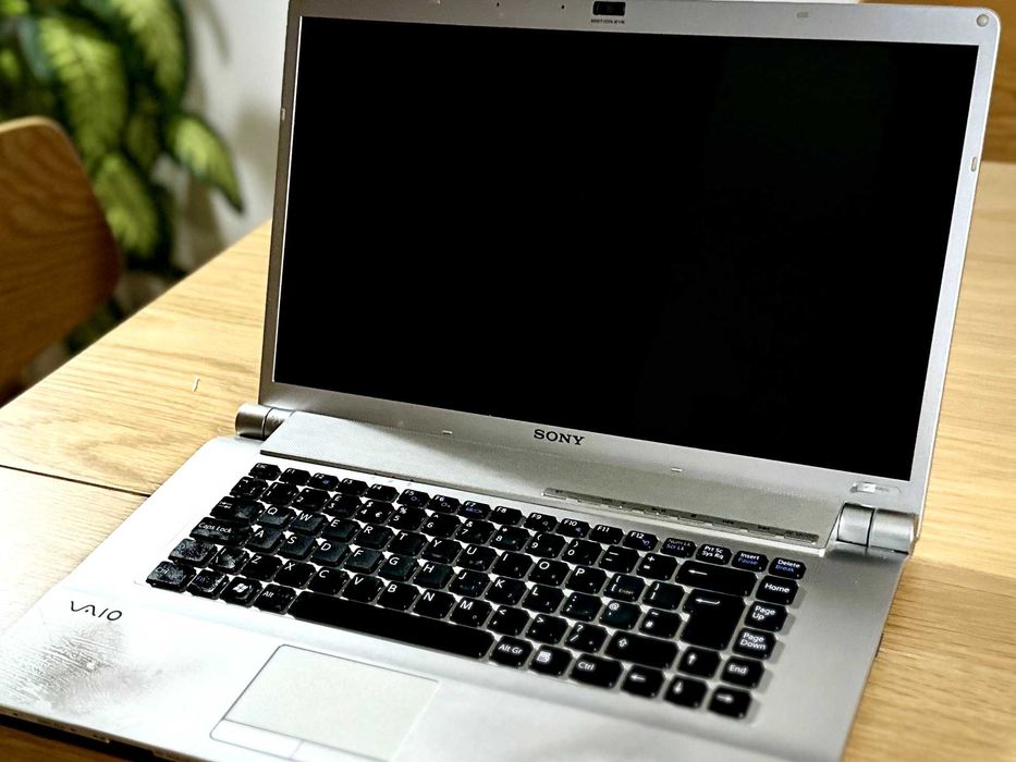Sony VAIO VGN-F21L 17" / SPRAWNY / Intel 2.0GHz / 4GB RAM / Windows 7