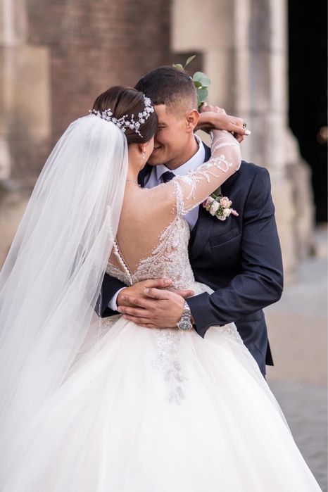 Весільна сукня