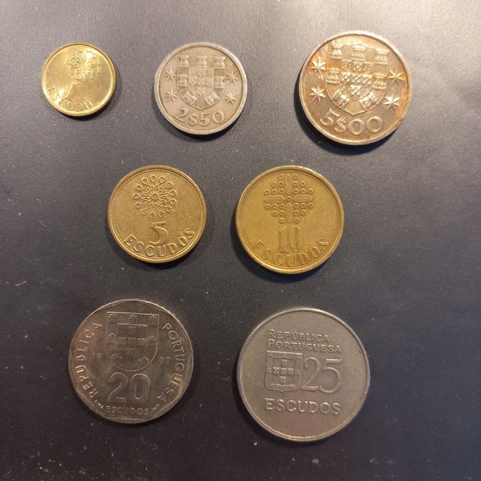 Conjunto  de 1630 Moedas de 1$00, 2$50, 5$00, 10$00, 20$00 e 25$00