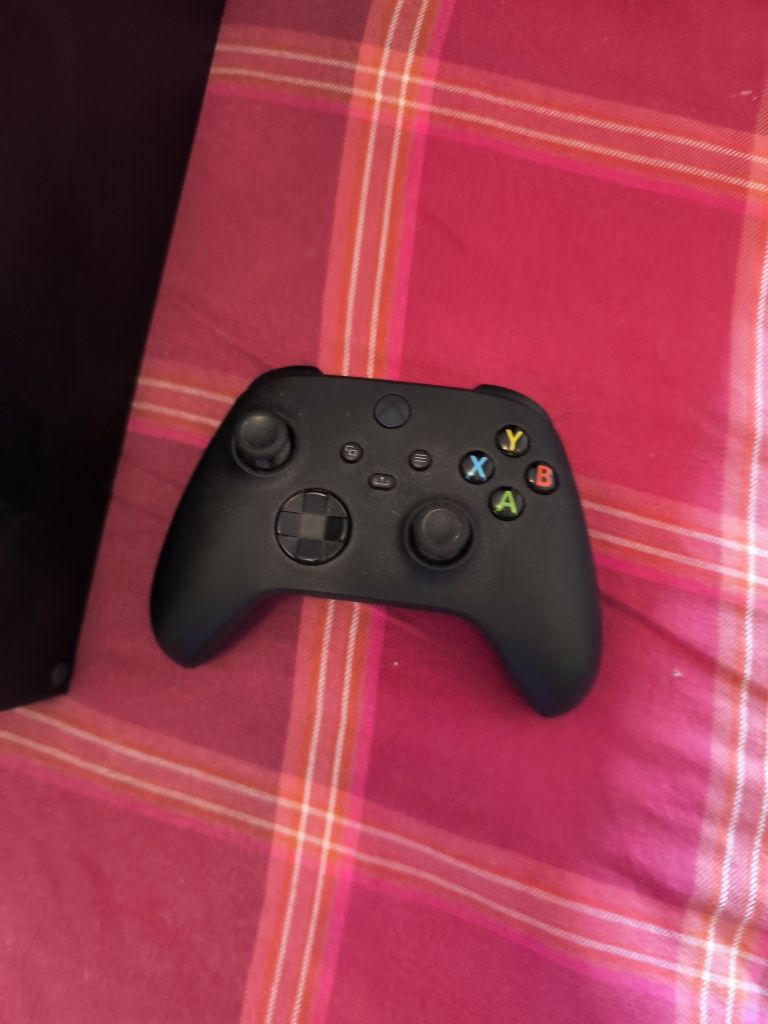 Xbox X One 1TB em boas condições.