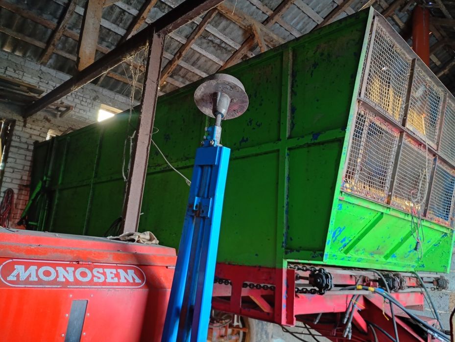 Rozrzutnik T 088 Przyczepa Objetosciowa