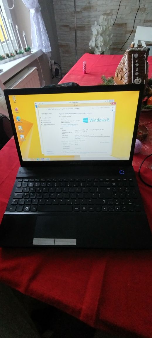 Laotop Samsung 15,6" 700 GB win8.1