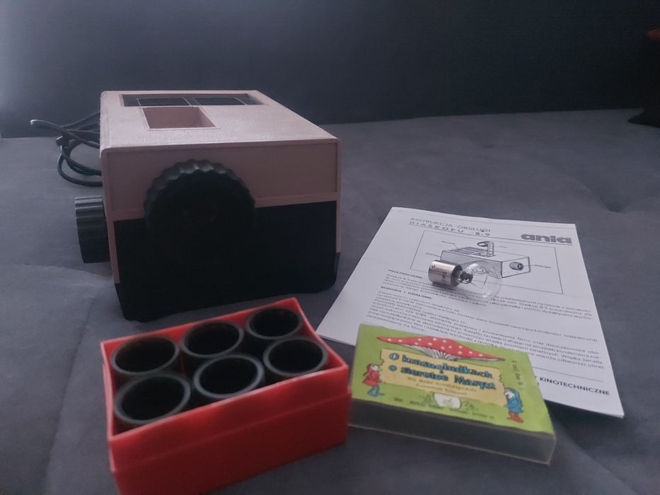 Rzutnik projektor Ania + zestaw bajek
