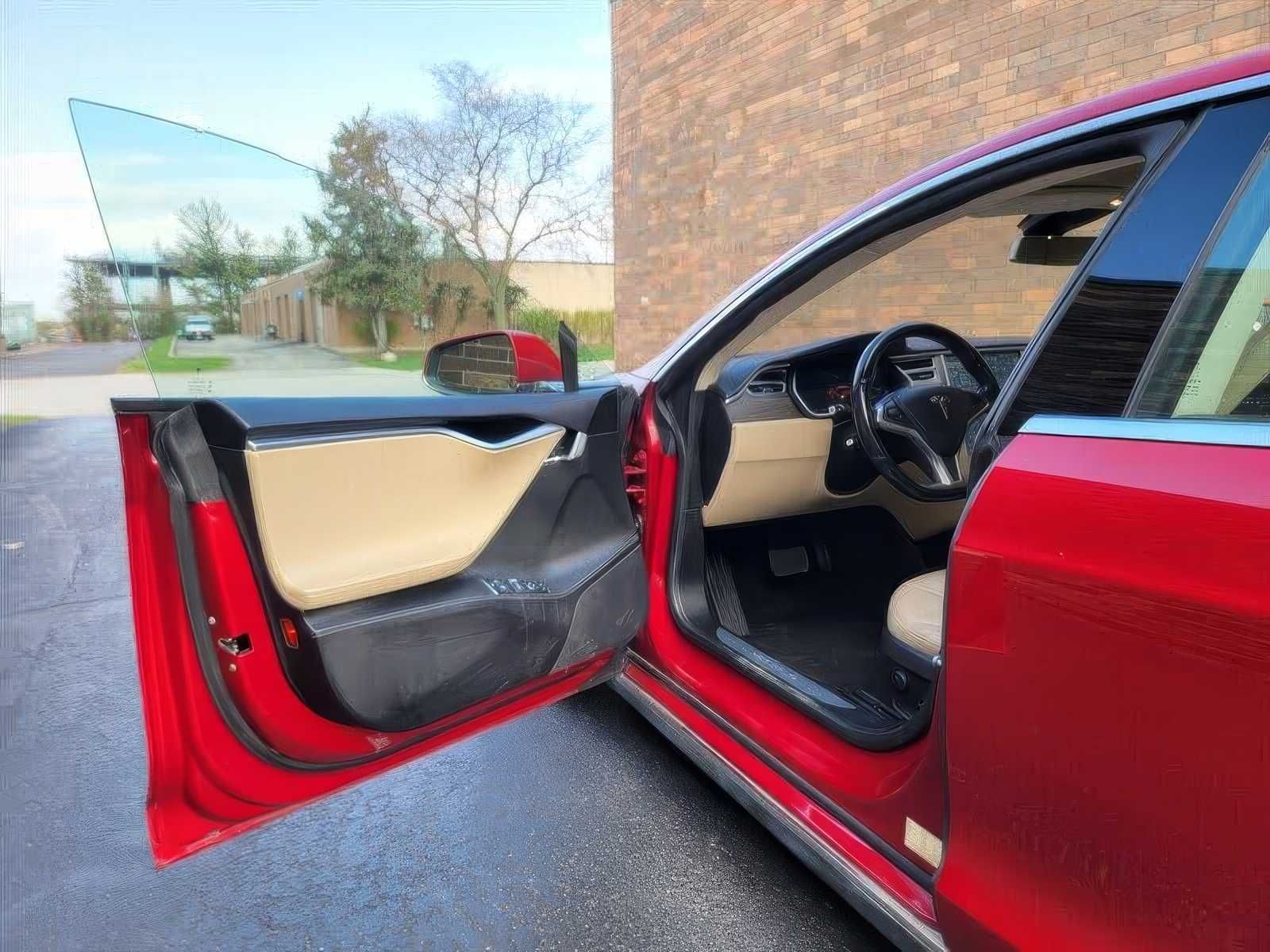 2014 Tesla Model S 85