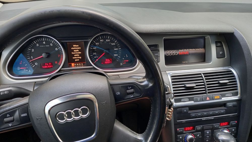 Продам Audi Q7 4.2