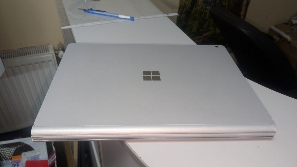 Microsoft Surface Book 3 13.5" i7 32/512 Nvidia GeForce 1650