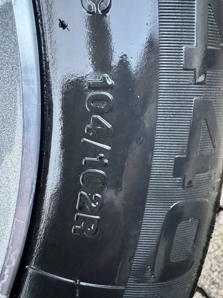 Felga aluminiowa z oponą do przyczepy kempingowej 15’