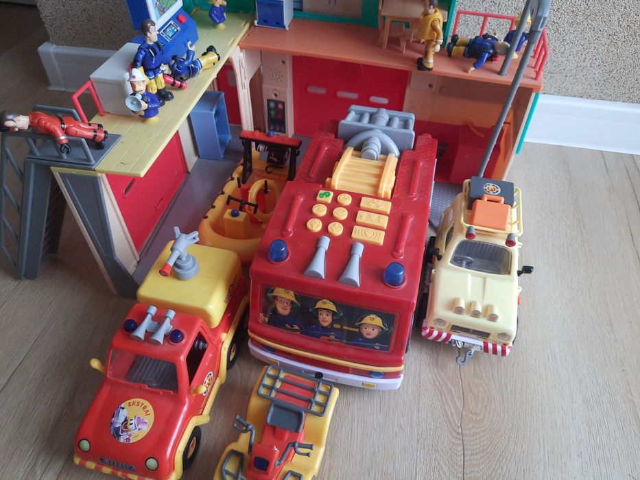 Remiza staracaka z pojazdami