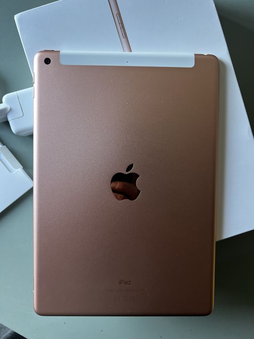 Apple iPad 7a Geraçāo wifi + cellular 4G Gold 32GB