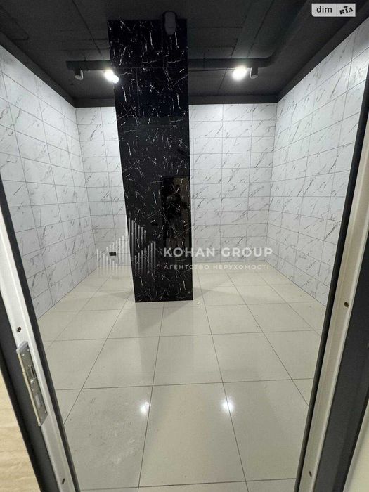 Продаж фасадного комерційного приміщення 268,5 м² | 2–3 поверхи |