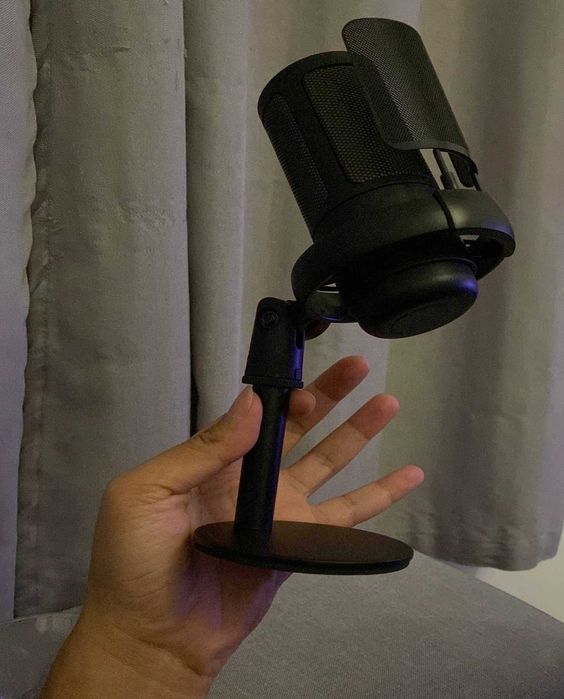 Микрофон с RGB подсветкой на стойке трансмиттер (мікрофон, штатив)