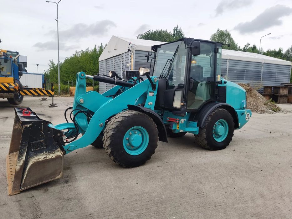 Caterpillar 906 m  ladowarka cat 906 m 1000 mtg jak nowa widly lyzka