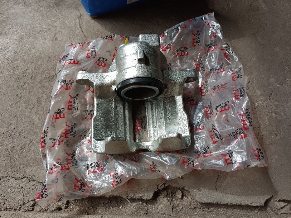 Nowy zacisk hamulcowy lewy przód a4 B5