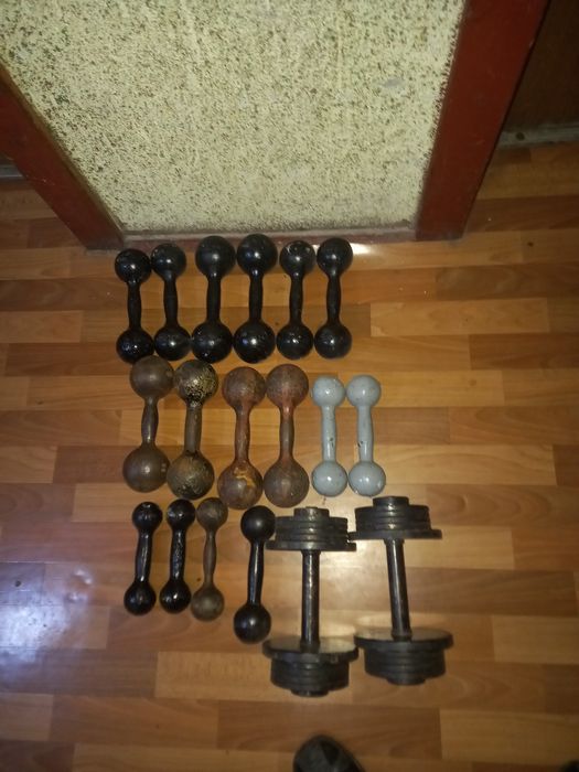 Продам гантелі. По 2,3,4,5,6,8,16кг.ціна договірна.