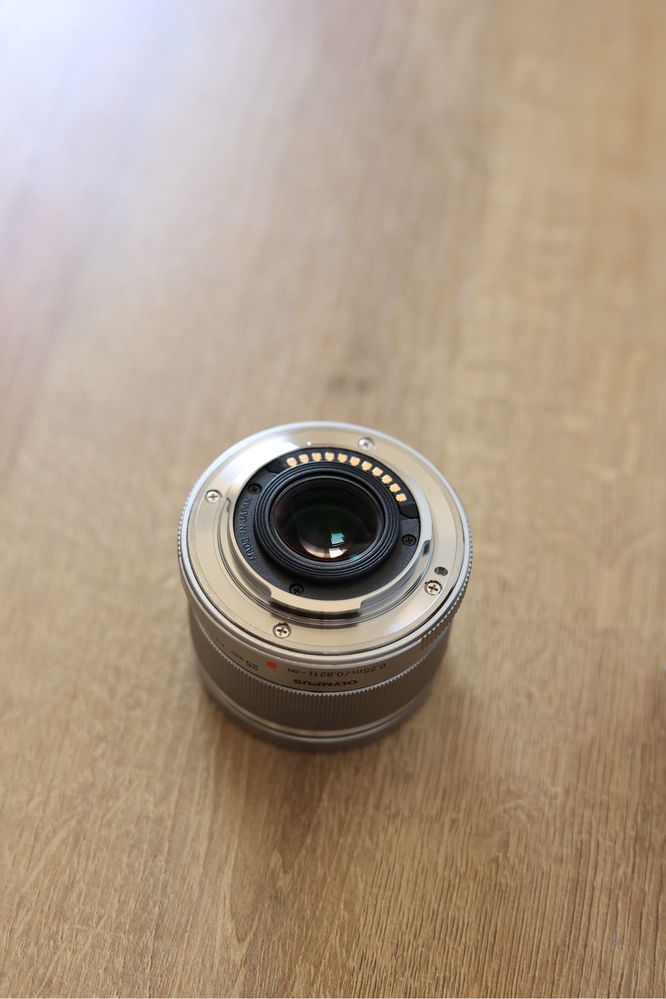 Olympus m.zuiko 25 mm