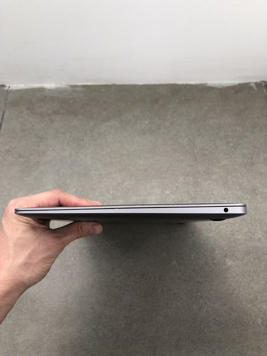 490$ MacBook Air 13" 2020 MGN63 M1 / 8 GB / 256gb SSD