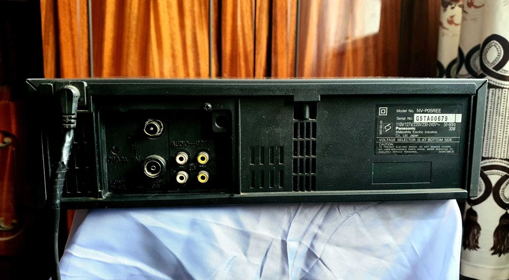Продам оригинальный видеомагнитофон Panasonic NV-PO5 ( Japan )