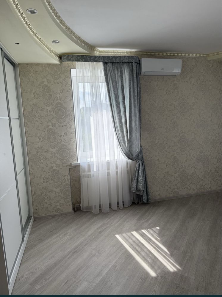 Продам 1 кім кв Тополь-3
