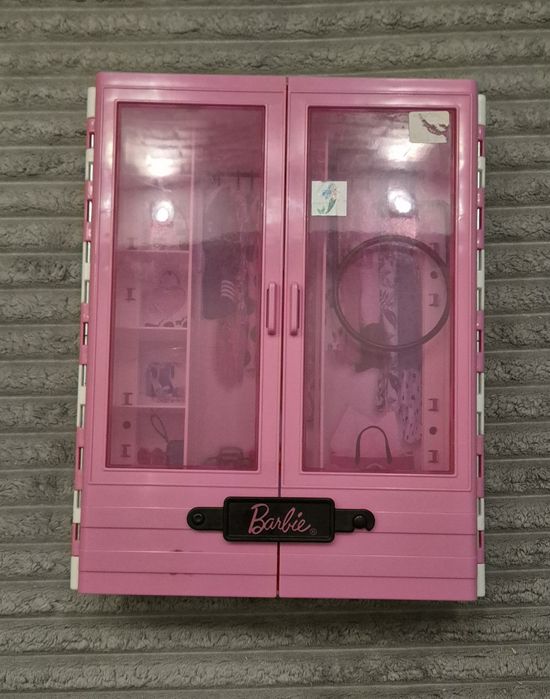 Szafa garderoba Barbie.