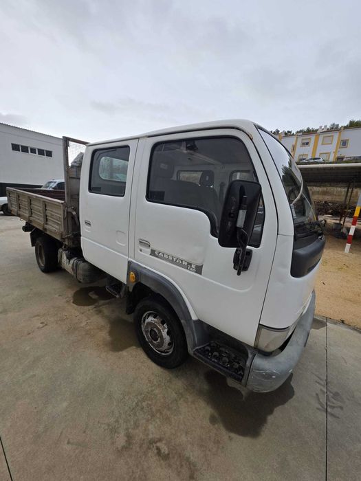 Nissan Cabstar 120-35 Basculante • Cabine Dupla 6 Lugares • 2003