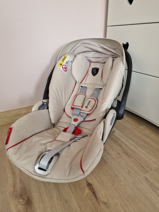 Fotelik samochodowy z bazą Cybex