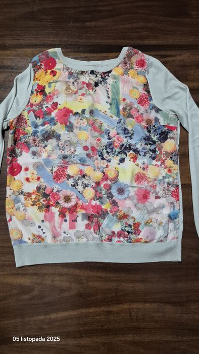 Sweterek damski w kwiaty