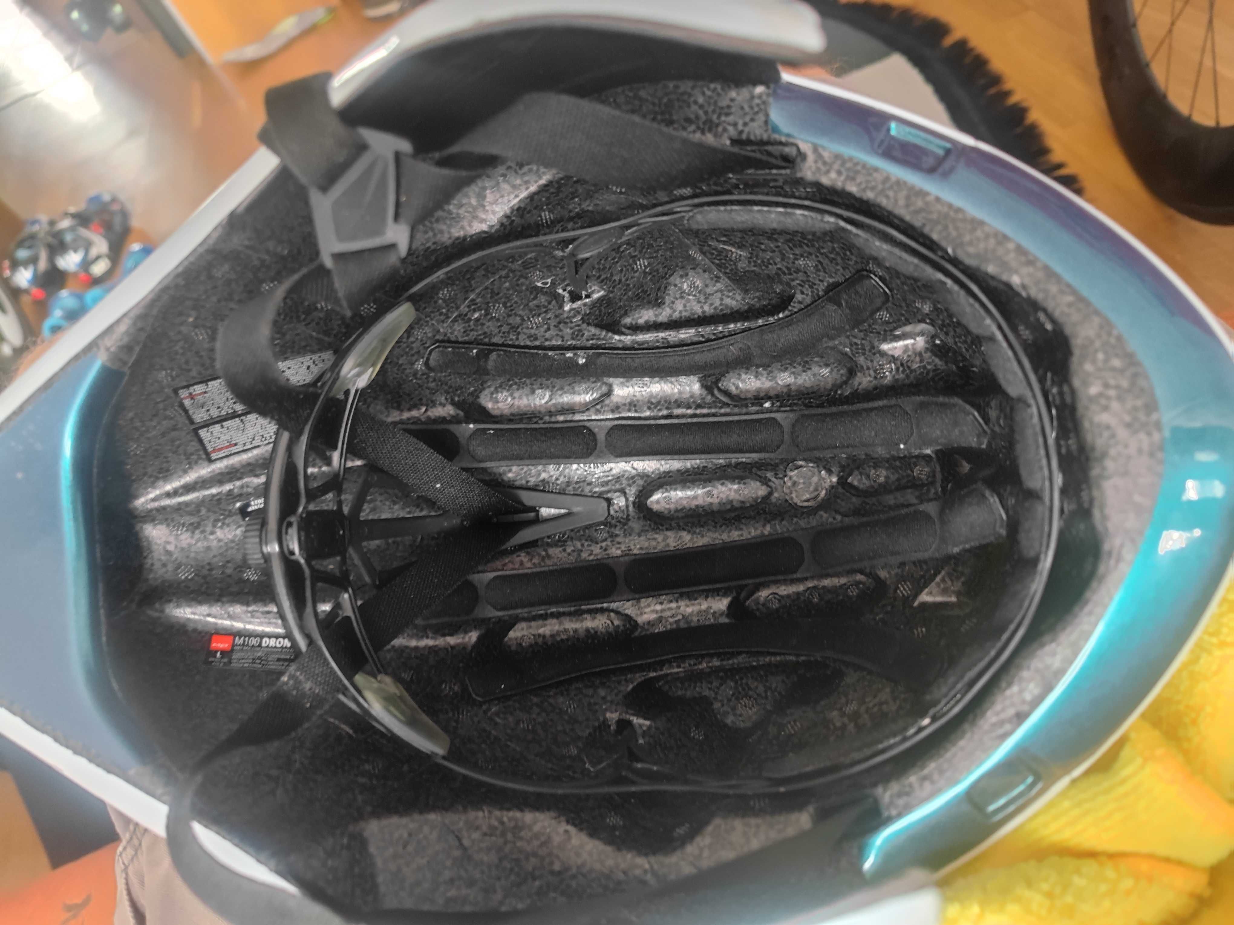 Kask TiR/TT  MET DRONE "l"
