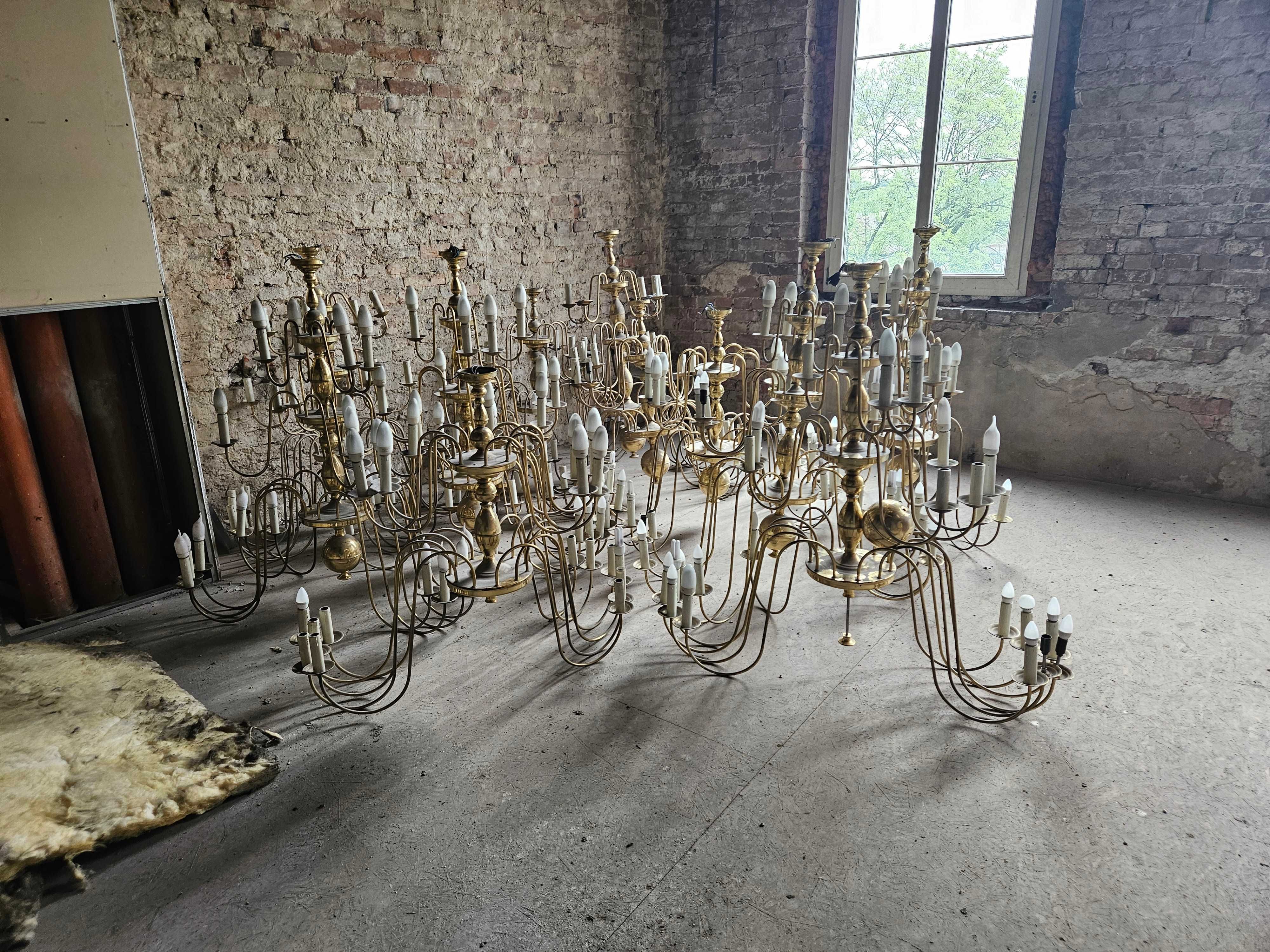 Stylowy złoty żyrandol - lampa wisząca