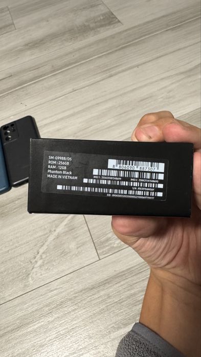 Samsung S21 Ultra 256/12Gb Czarny. Stan bardzo dobry. 5 etui i pudełko
