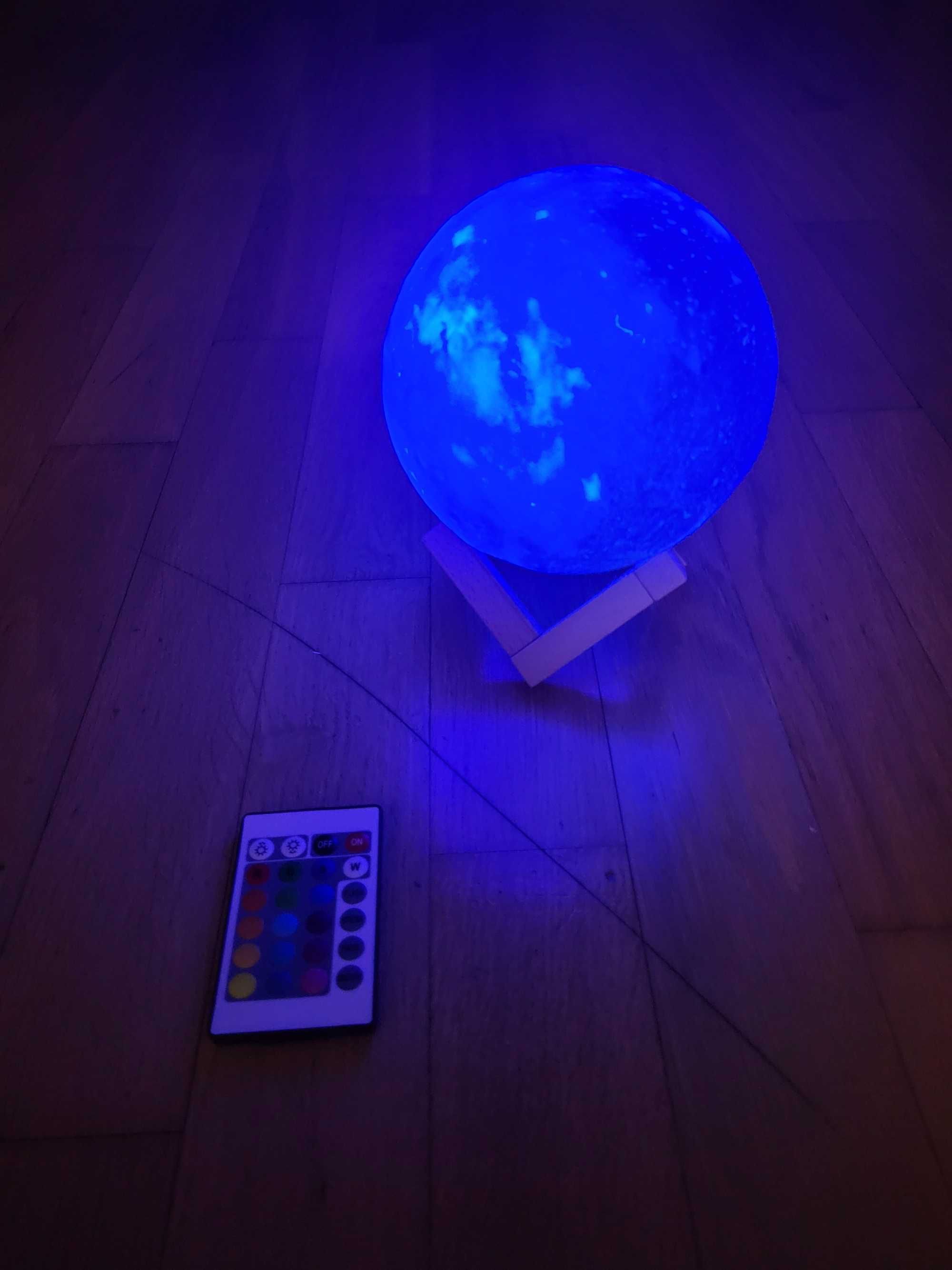 Lampka-globus świecący LED pilot