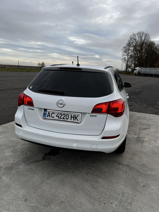 Продам Opel Astra 2011
