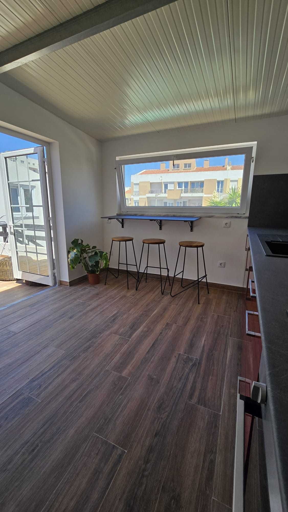 Arrendamento de dois quartos amplos com casa de banho privado