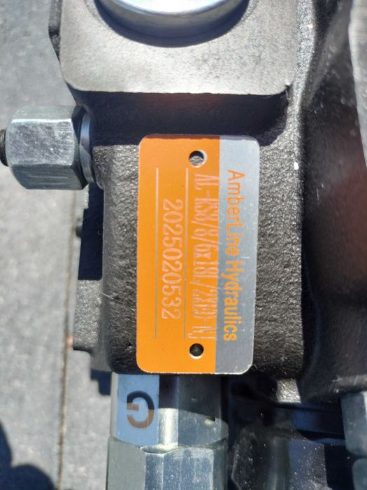 Rozdzielacz hydrauliczny 8 sekcji żuraw przyczepa leśna Nowy