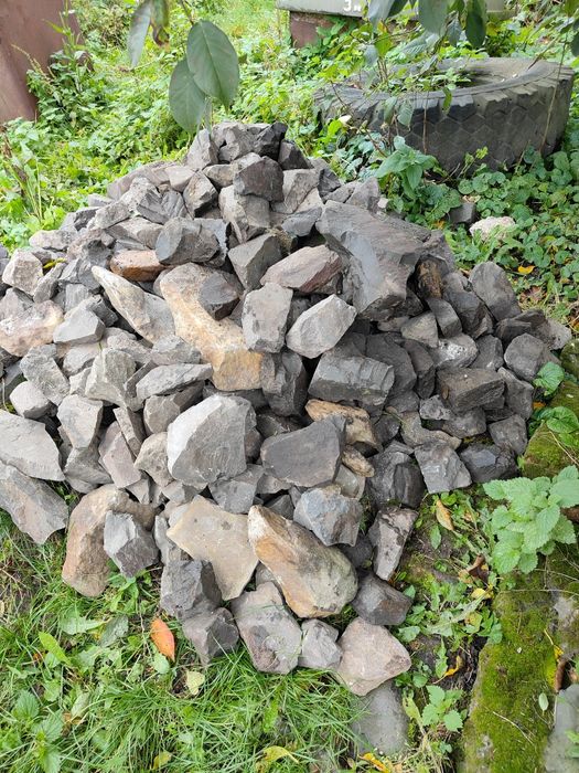 Декративний камінь для клумб