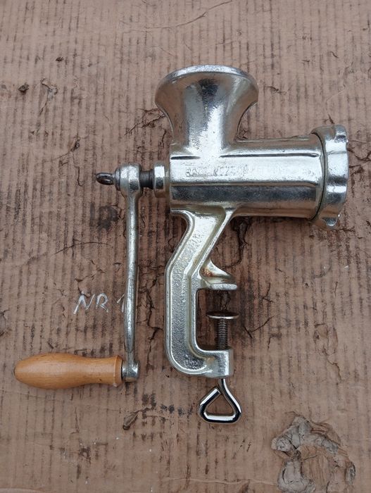 Maszynka do mięsa ręczna