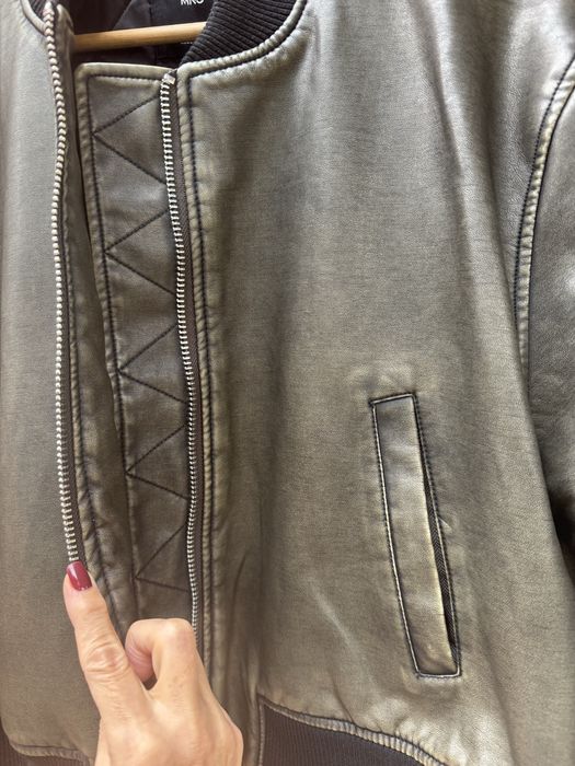 Крутезний бомбер від Mango (L)