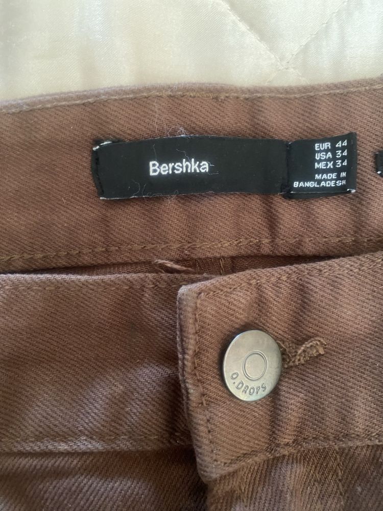 Bershka. Мужские катоновые брюки карго, чиносы