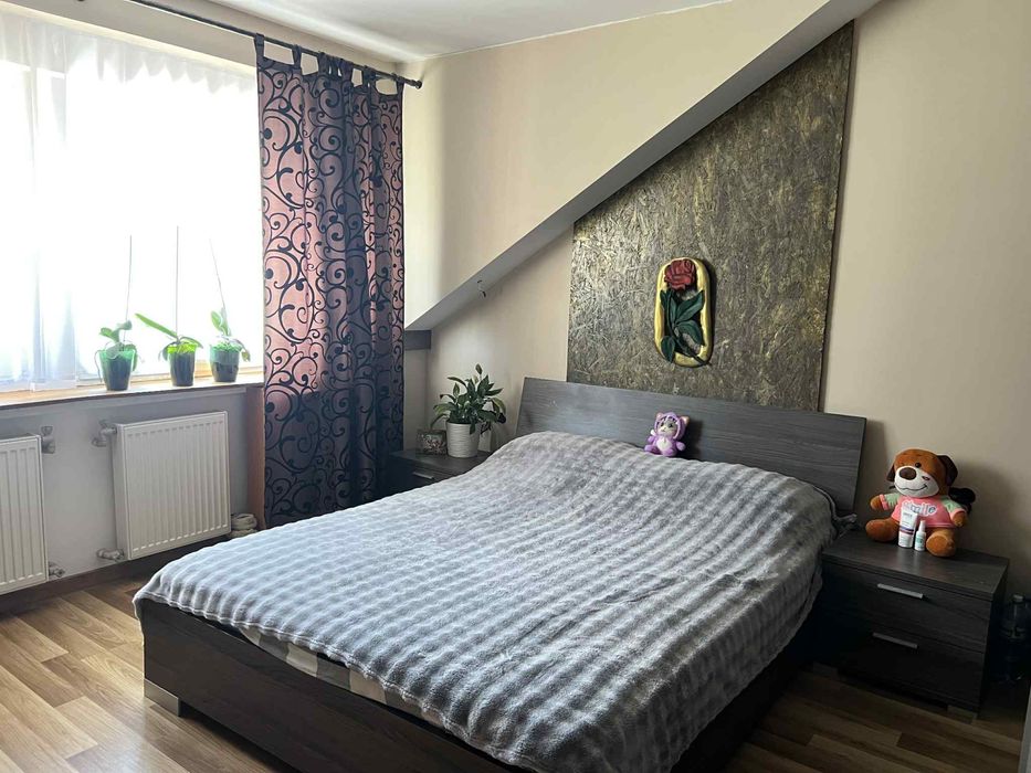 Квартира поряд з центром з двориком та ремонтом