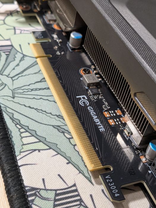 Відеокарта RTX 4070 Gigabyte