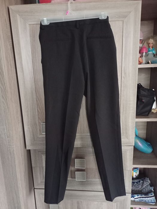 Spodnie młodzieżowe czarne eleganckie 30
