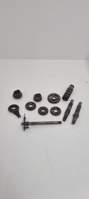 Wałek zdawczy/Wybierak biegów/Przesuwka MZ ETZ 250 DDR