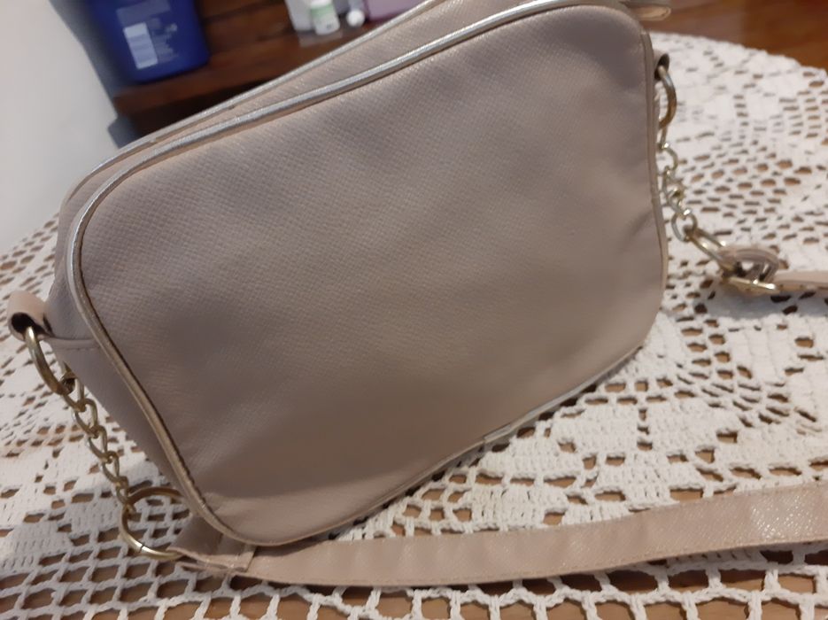 Beżowe złota torebka na ramię  plus niespodzianką