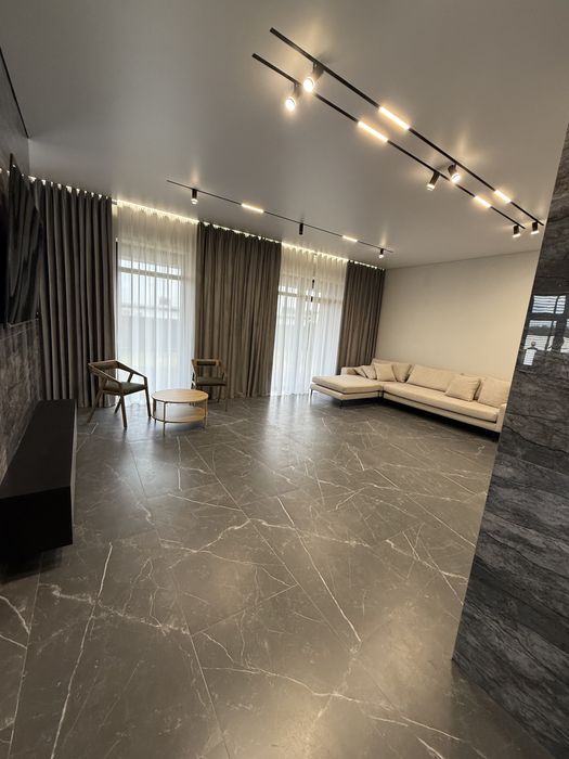 Будинок з газом в Стоянці! Закрите котеджне містечко з озером!